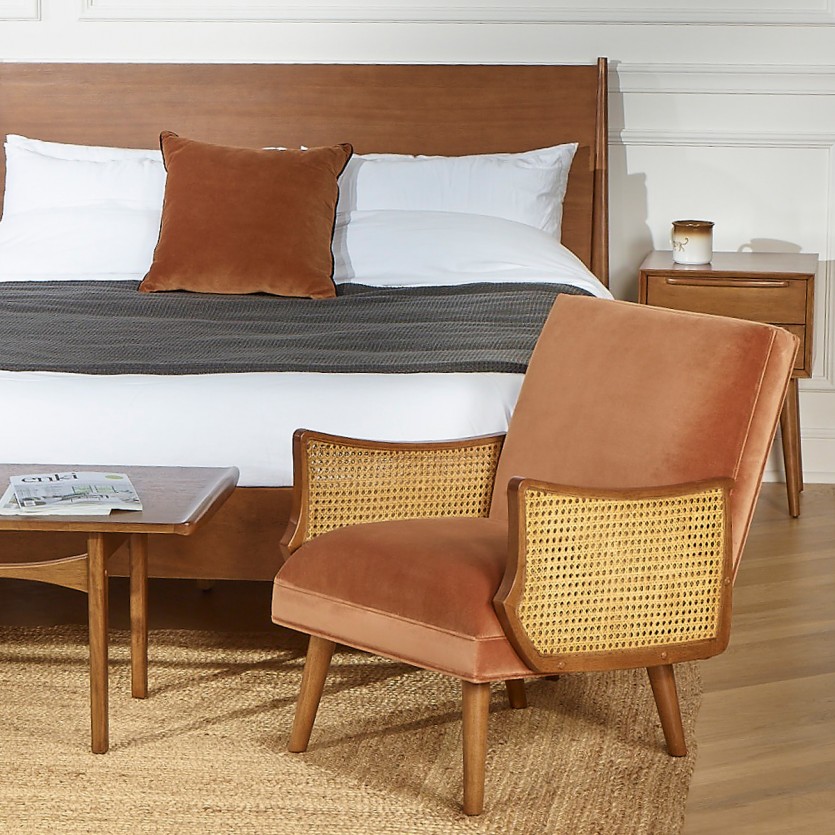 CUBA - Fauteuil style nordique en velours, bois massif et accoudoirs en cannage, 1 place