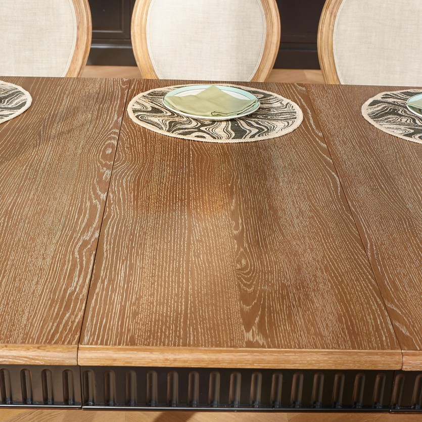 Ausziehbarer Esstisch AUDE - Romantischer Stil in Eiche, 6/14 Gedecke, Massivholz, FSC®-zertifiziertes Holz