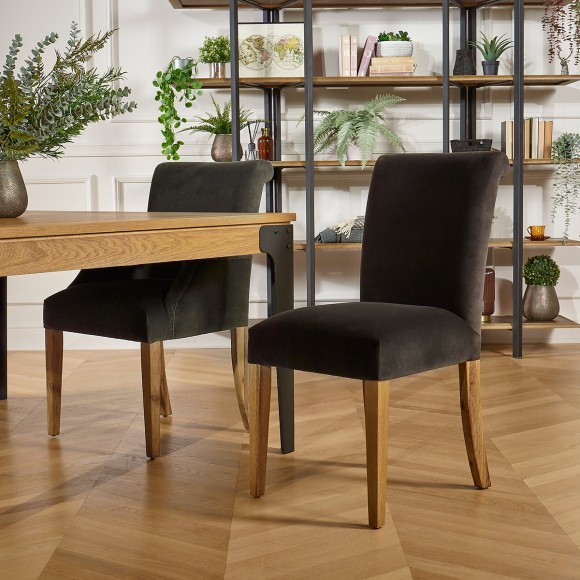 ALIX - Zeitgenössische Stühle aus massivem Akazienholz und Baumwollsamt, 2er-Set