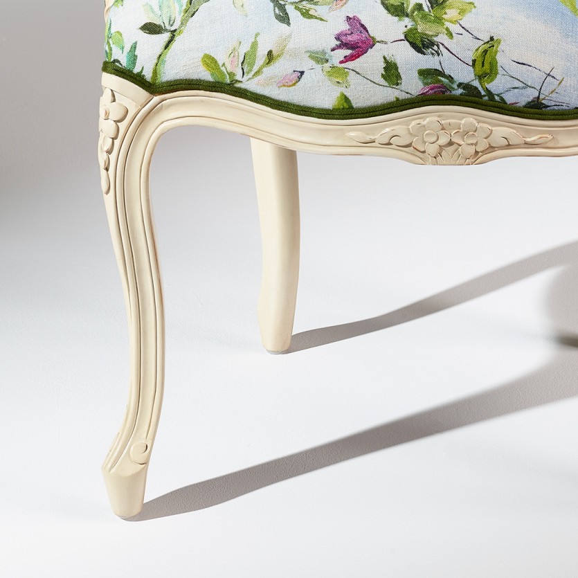 LOUVRE MERVEILLES Cabriolet Armchair - Shabby chic style in printed linen and solid wood, 1 seater