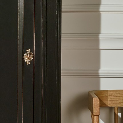 MADISON - Armoire bonnetière style romantique en bois massif, 1 porte, 1 étagère