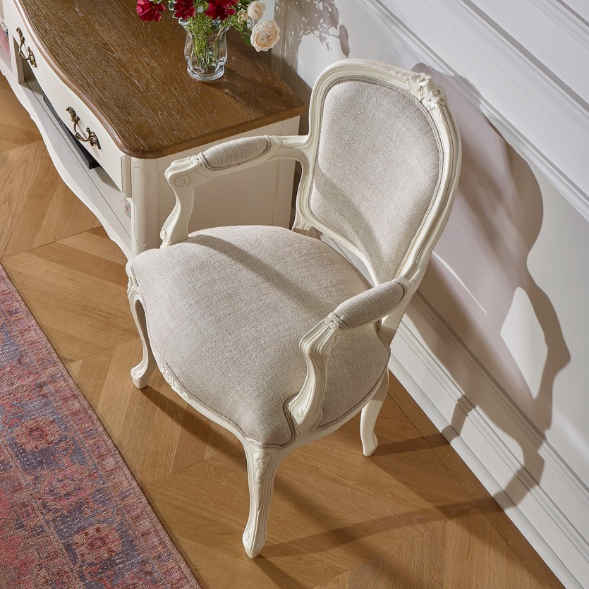 LOUVRE Cabriolet Armchair - Classic style in patinated white wood and linen, 1 seat