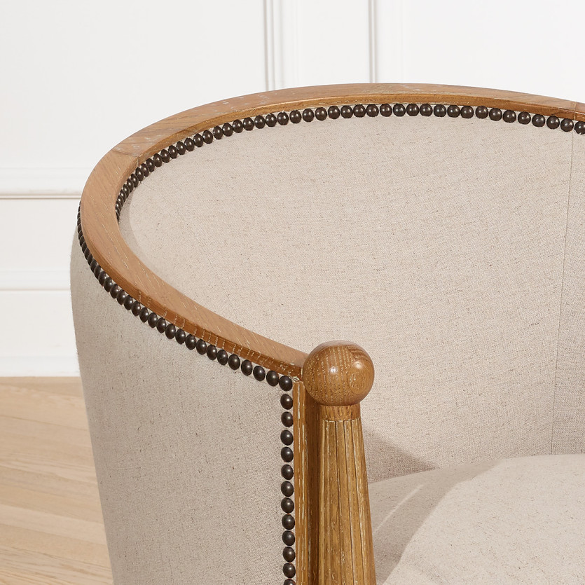 Poltrona tonel CAROLE – Estilo romântico em carvalho e linho algodão, madeira certificada FSC®, 1 lugar