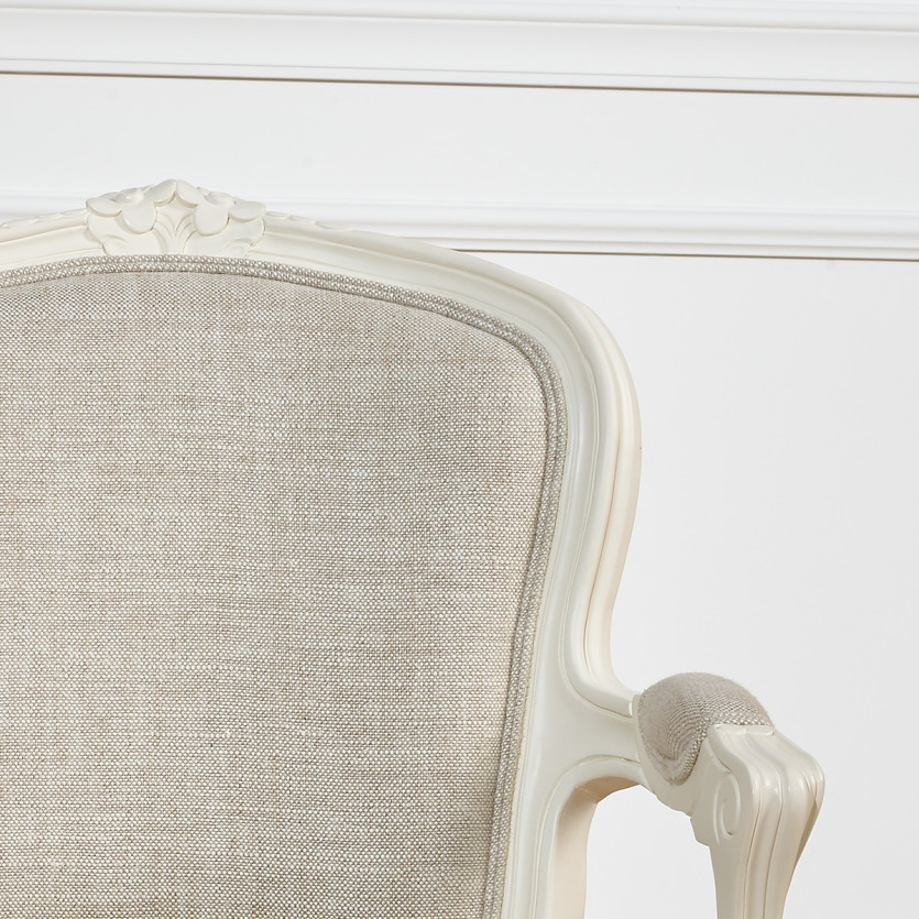 LOUVRE Cabriolet Armchair - Classic style in patinated white wood and linen, 1 seat