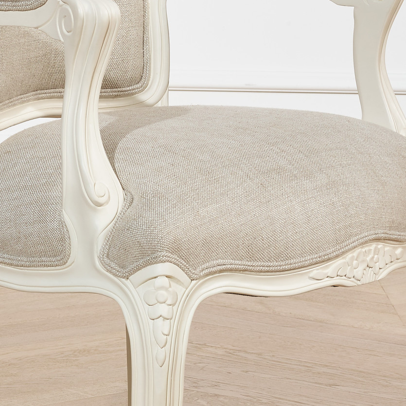 LOUVRE Cabriolet Armchair - Classic style in patinated white wood and linen, 1 seat