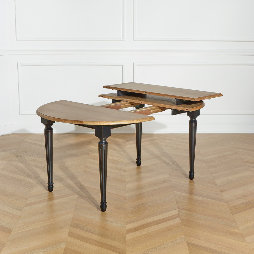 Mesa redonda extensível ARLINGTON - Estilo romântico, tampo em carvalho, 4/6 lugares, madeira certificada FSC®