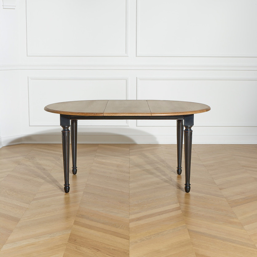 Mesa redonda extensível ARLINGTON - Estilo romântico, tampo em carvalho, 4/6 lugares, madeira certificada FSC®