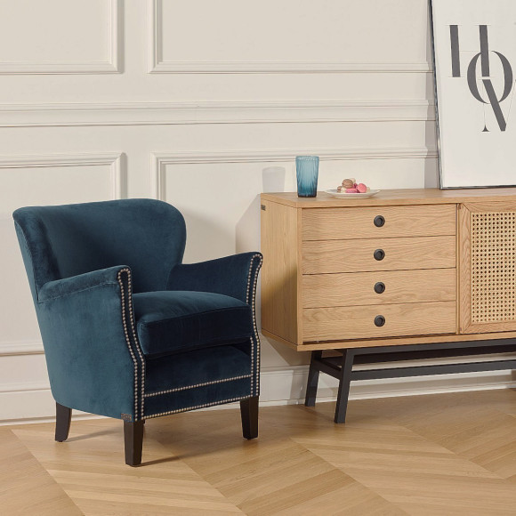 MAX - Sillón club con tachuelas de estilo moderno en terciopelo y madera, 1 plaza