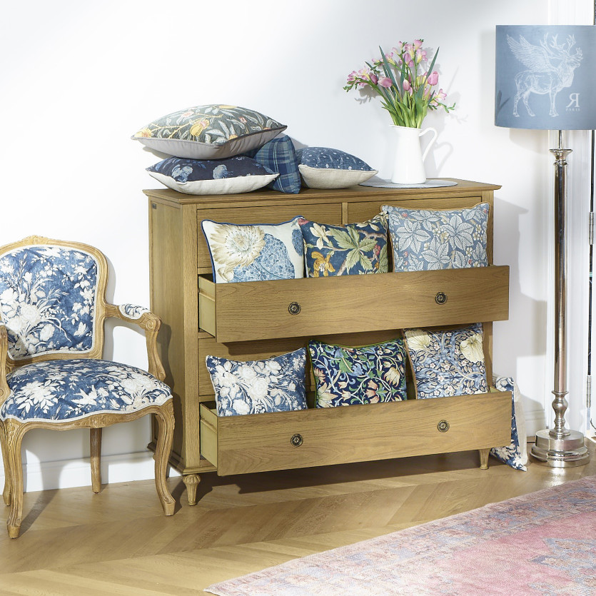 ÉLÉONORE – Cuscino quadrato in stile romantico in lino premium con motivi floreali, 40 x 40 cm