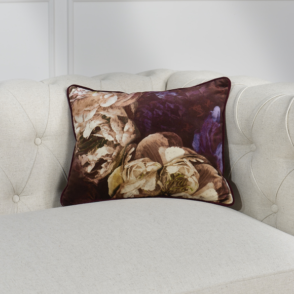 AZALÉA – Almofada retangular em tecido com estampas florais e veludo púrpura, 42 x 35 cm