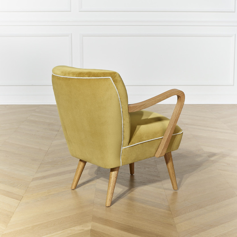 SIXTY - Sillón de terciopelo y madera maciza estilo escandinavo, madera certificada FSC®.