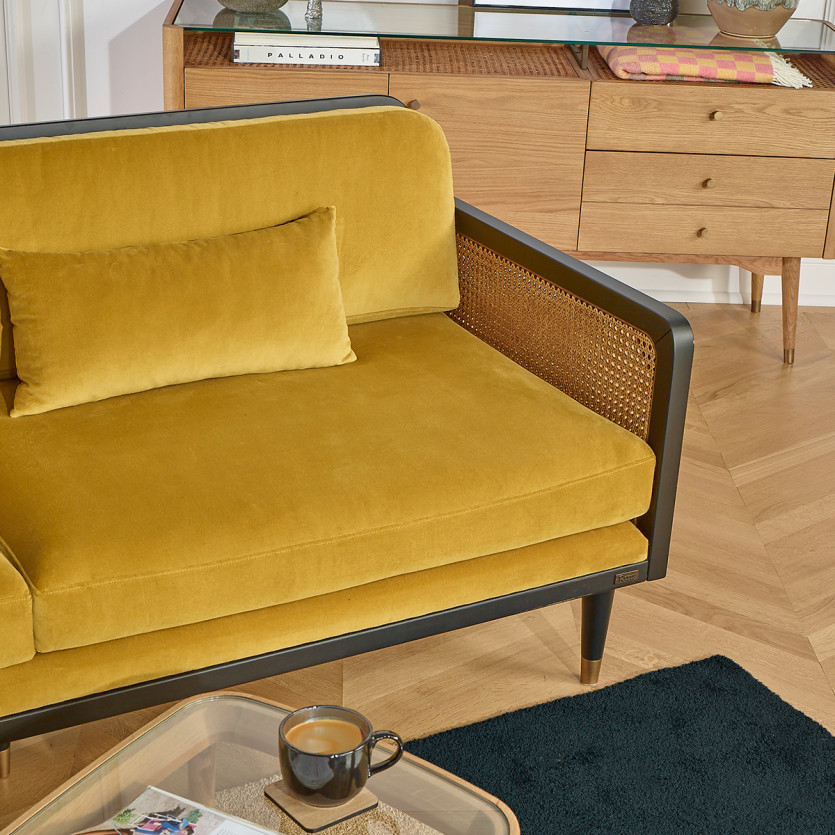 ARABELLA – Canapé style vintage en tissu velours, bois et rotin, 3 places, bois certifié FSC®