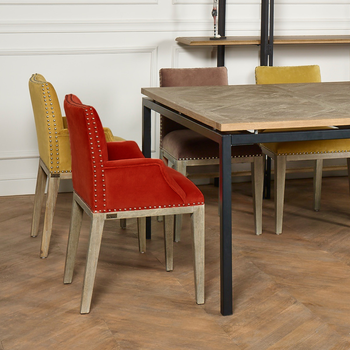 Table Carrée à Manger INTERIOR'S - Bois - 130x130 Cm, 8 Places - Style Campagne