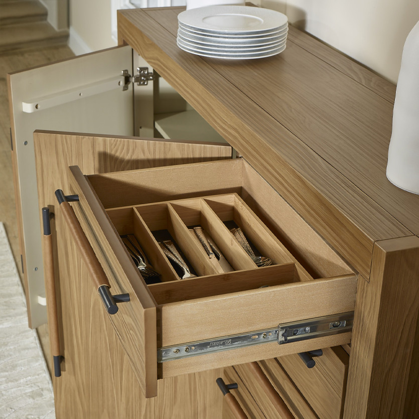 MEGÈVE – Credenza in stile contemporaneo in legno, 4 cassetti, 2 ante, legno certificato FSC®