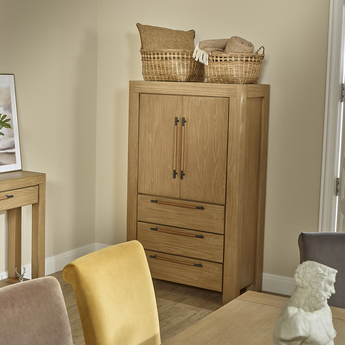 Piccolo armadio per camera da letto stile moderno, 2 ante, 3 cassetti