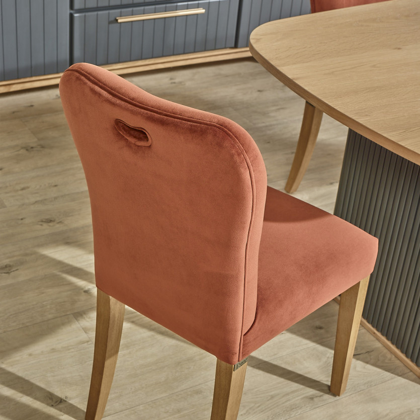 JOËL - Lot de 2 chaises contemporaines en bois massif et velours, bois certifié FSC®