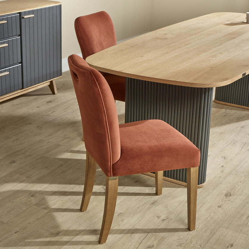 JOËL - Lot de 2 chaises contemporaines en bois massif et velours, bois certifié FSC®