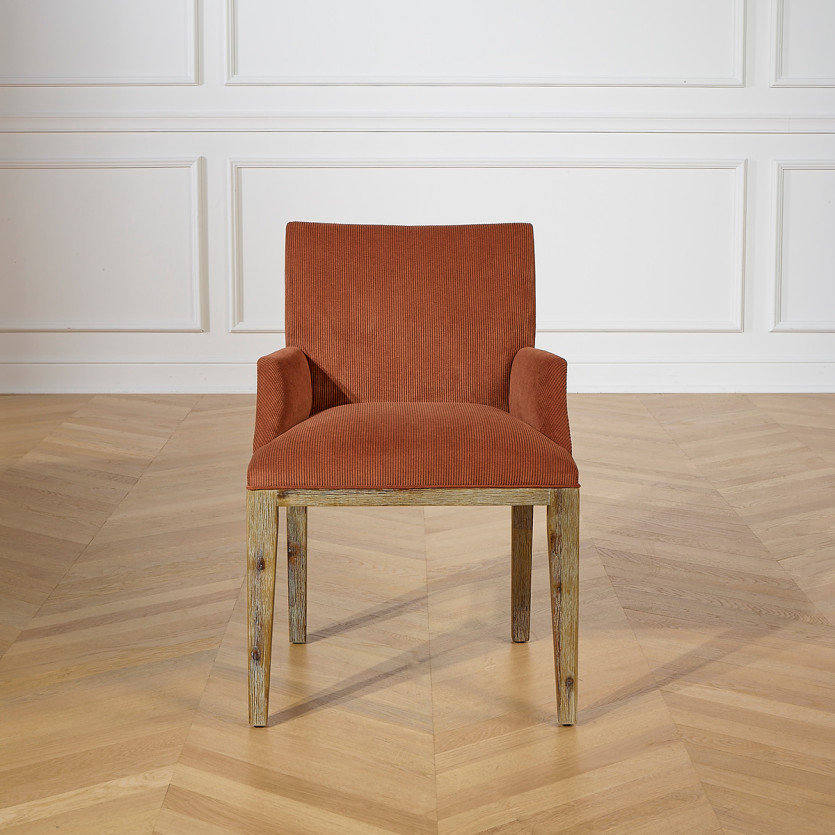 LOLA - Sillón de mesa con reposabrazos estilo industrial en madera maciza y terciopelo de canalé, 1 plaza