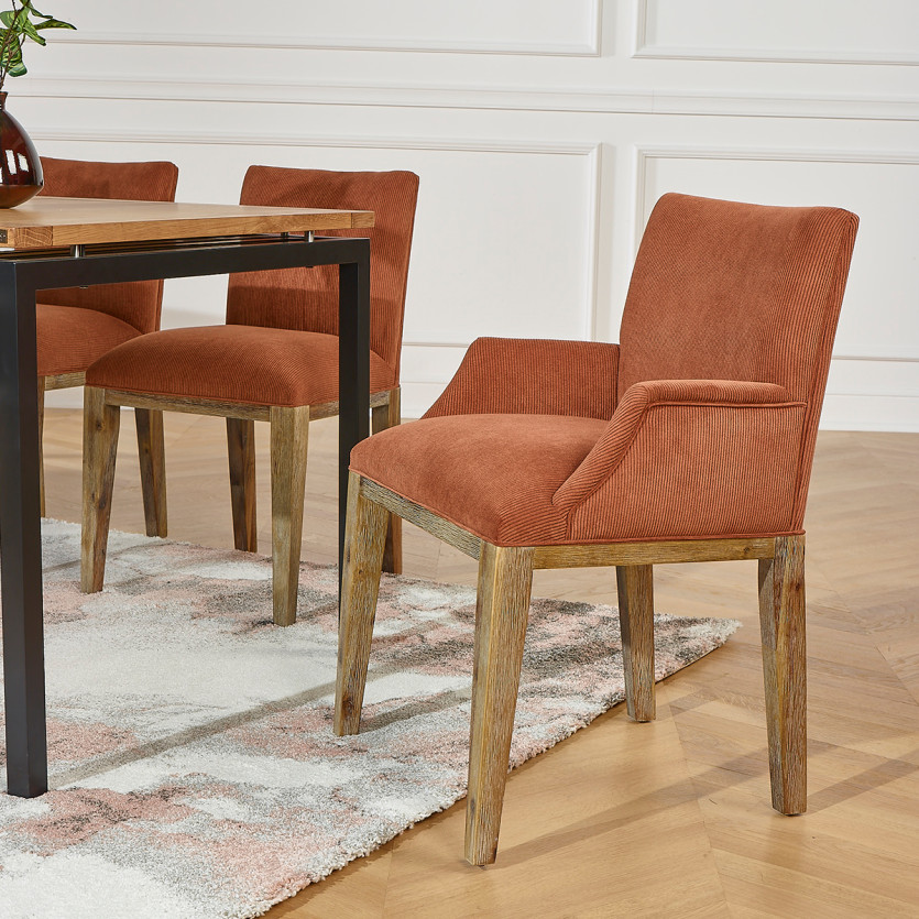 LOLA - Sillón de mesa con reposabrazos estilo industrial en madera maciza y terciopelo de canalé, 1 plaza