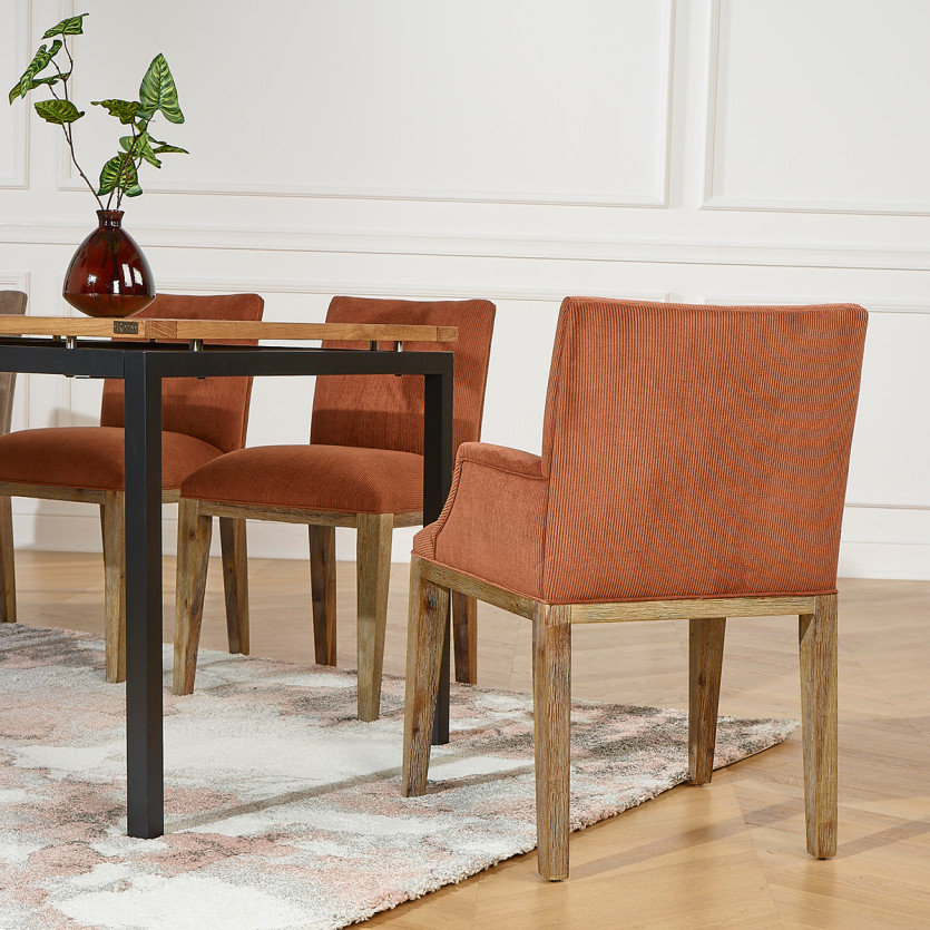 LOLA - Sillón de mesa con reposabrazos estilo industrial en madera maciza y terciopelo de canalé, 1 plaza