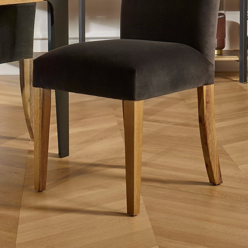 ALIX - Lot de 2 chaises contemporaines en acacia massif et velours de coton