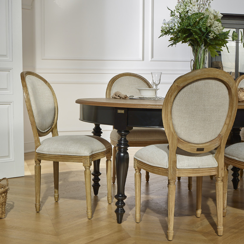 JADE – Extendable table in shabby chic style, oak top, seats 16 guests