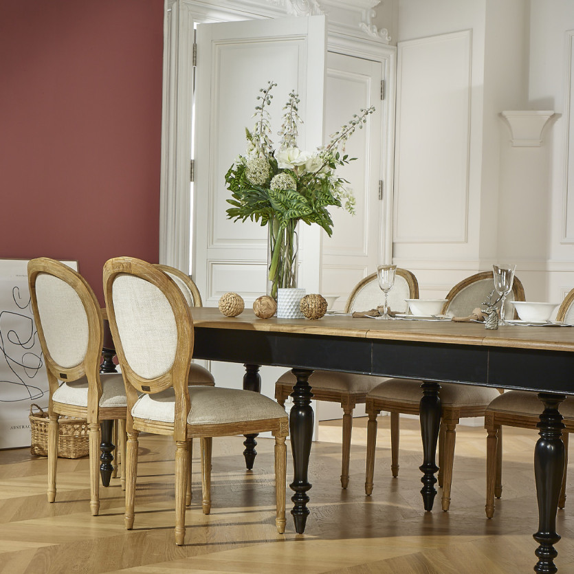 JADE – Extendable table in shabby chic style, oak top, seats 16 guests