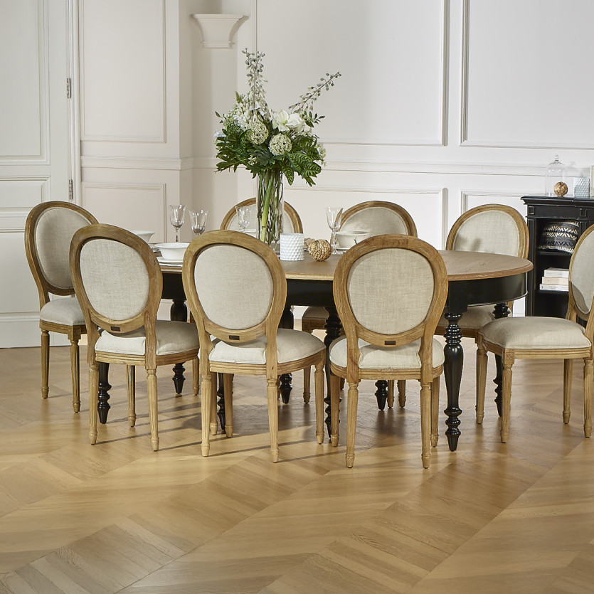 JADE – Extendable table in shabby chic style, oak top, seats 16 guests