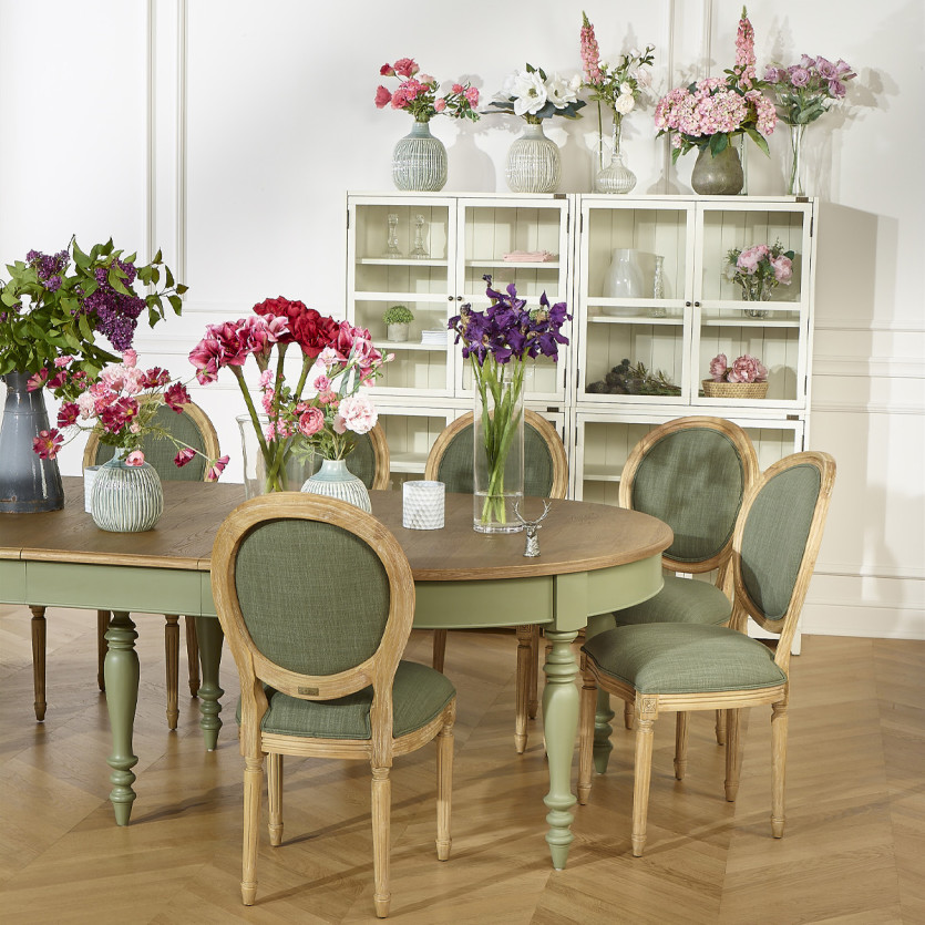 JADE – Extendable table in shabby chic style, oak top, seats 16 guests