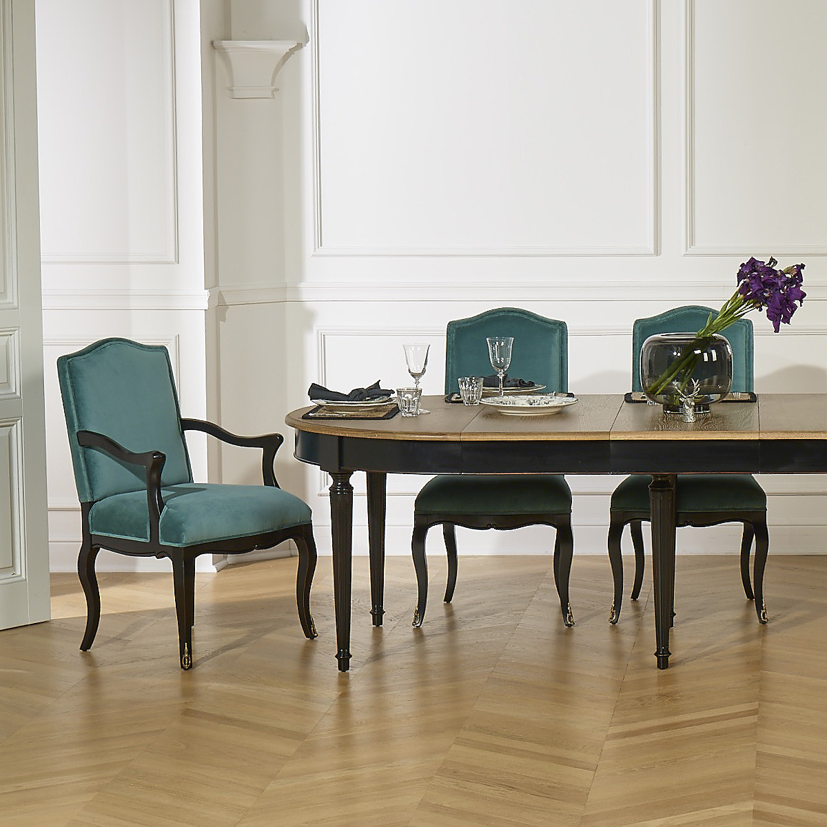 FLORENCE Black shabby chic style extendable dining table in oak, seats  4/10