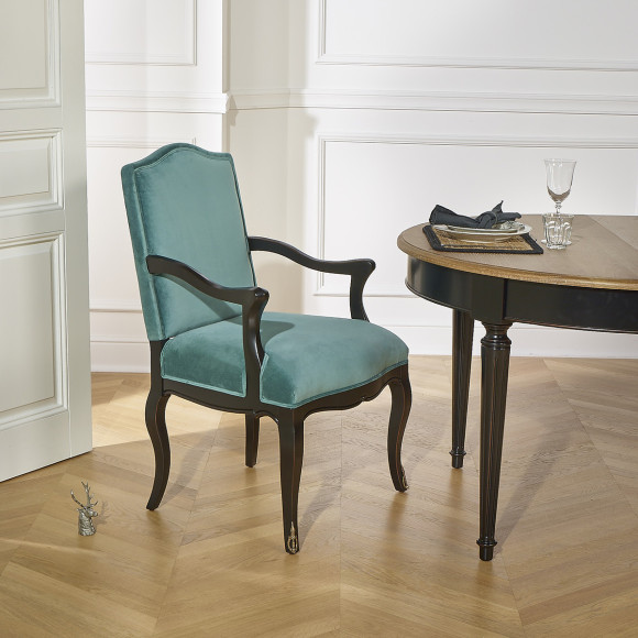 CONSTANCE - Classic Voltaire-style armchair in velvet and solid wood