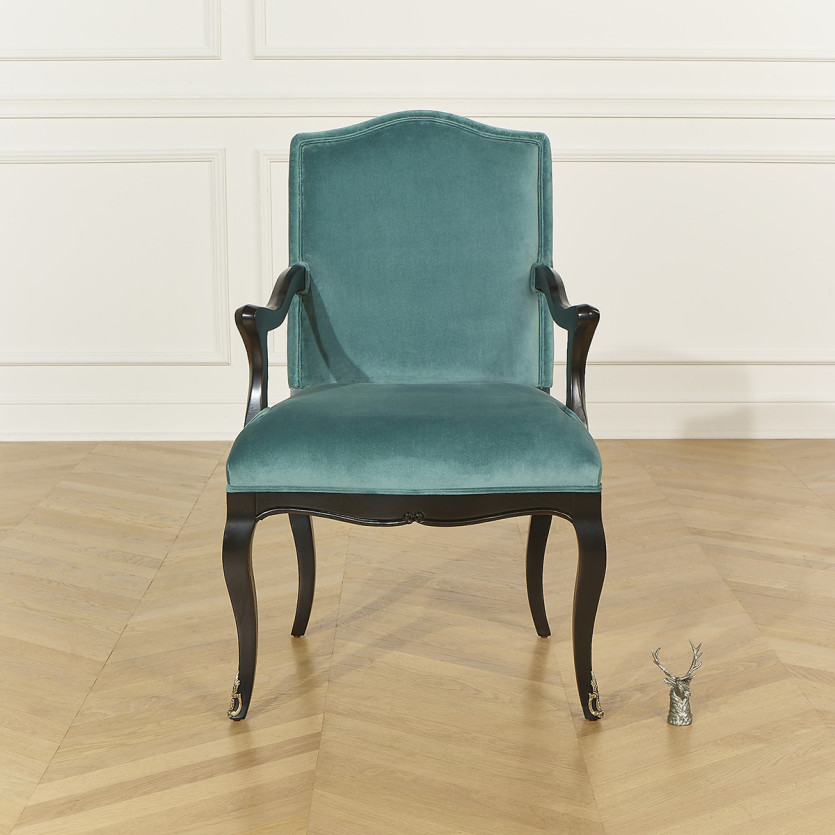 CONSTANCE - Classic Voltaire-style armchair in velvet and solid wood