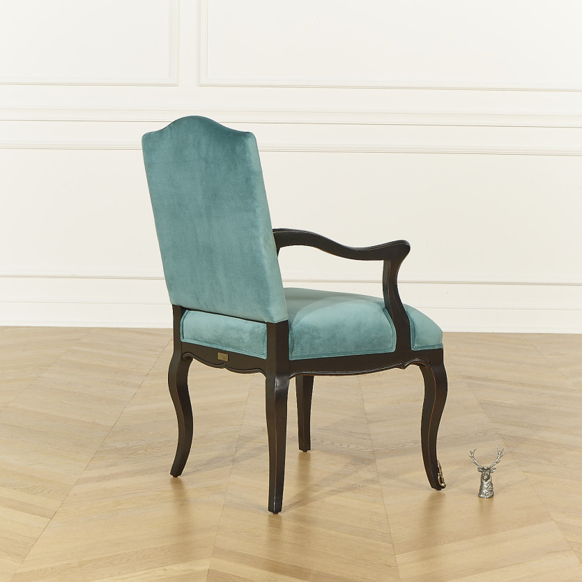 CONSTANCE - Classic Voltaire-style armchair in velvet and solid wood