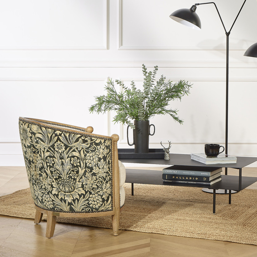 CAROLE VERONE - Fauteuil tonneau style shabby chic en chêne, lin et tissu fleuri noir et jaune, 1 place