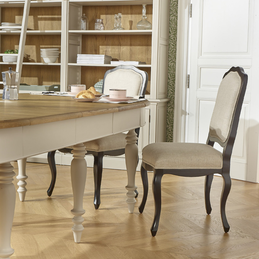 NINA - Lot de 2 chaises style shabby chic en bois massif et lin premium