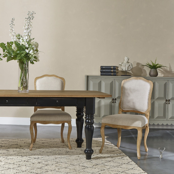 Mesa de comedor ALEXIS - Estilo chalet en madera maciza, patas negras, 8 plazas