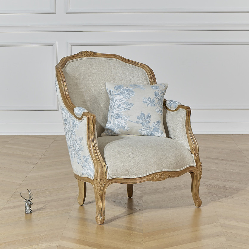 VICTOR JACQUARD - Fauteuil bergère style campagne chic en bois massif et tissu lin fleuri bleu ciel, 1 place