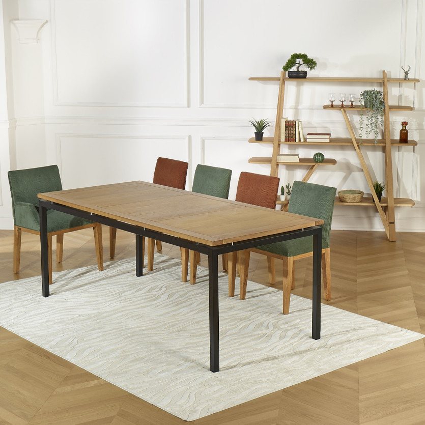 AIMIE - Table à manger style industriel avec plateau en chêne et pieds métal, 8 couverts, bois certifié FSC®