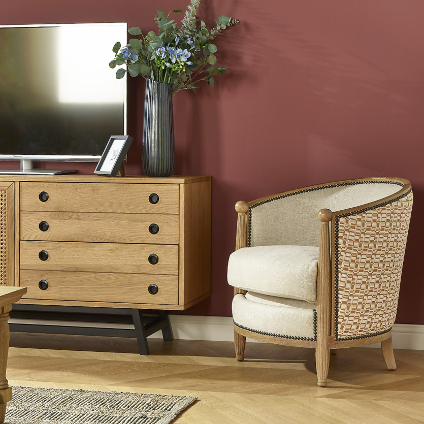 Poltrona a botte CAROLE COGNAC - Stile vintage in rovere, lino e tessuto geometrico, 1 posto