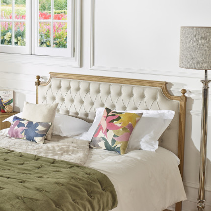 Two-seater bed JAMES - Romantic style in oak and premium linen 160 x 200