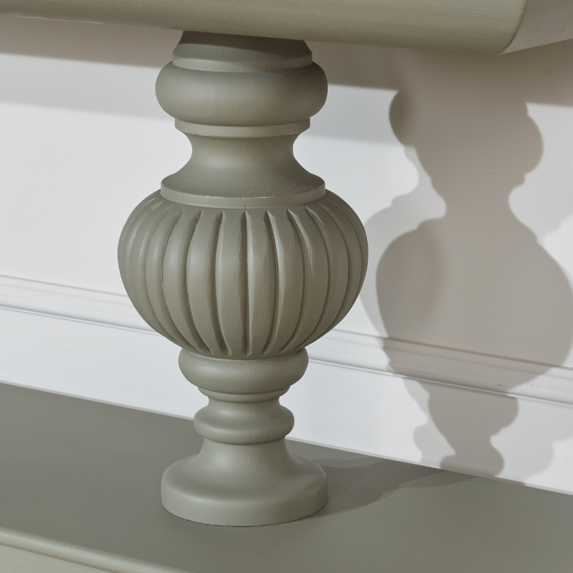 Console sala da pranzo SALVADOR - Stile romantico con gambe grigio chiaro, piano in rovere