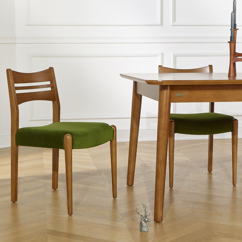 Extendable dining table BEN - Scandinavian style, solid wood legs, seats 8/10 people