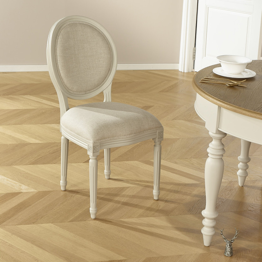 Lot de 2 chaises MEDAILLON - Style shabby chic en bois massif patine ivoire et lin premium