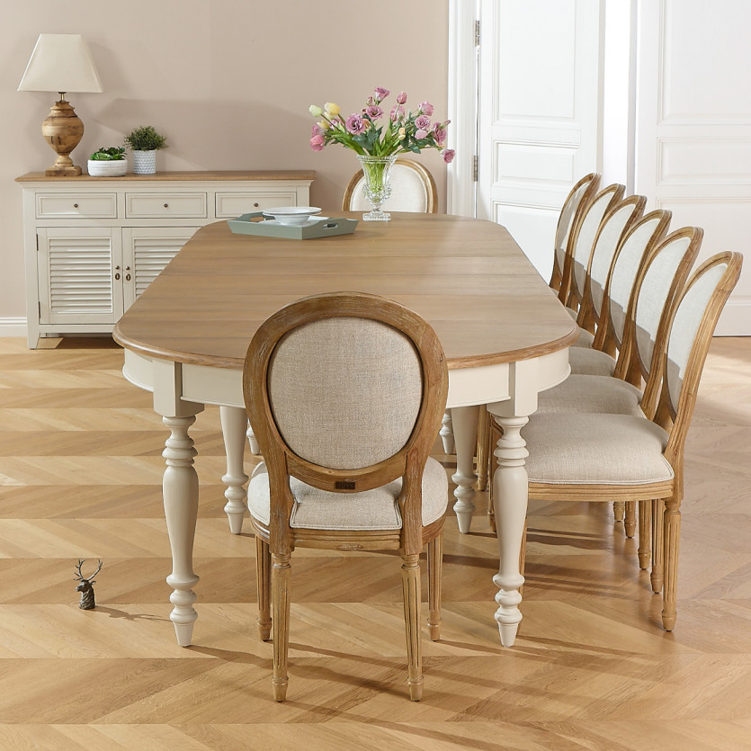 Table à manger extensible JADE LOU – Style shabby chic, plateau en chêne, pieds blancs, 6/14 couverts