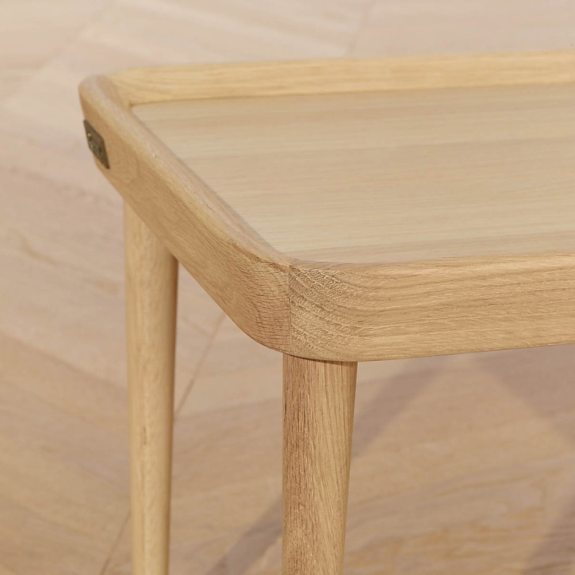 Tavolino quadrato MALIBU - Stile contemporaneo, gambe in rovere massiccio