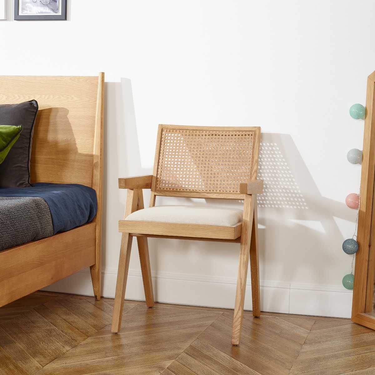 Poltrona anni '50 con schienale in paglia di Vienna, CAPORAL