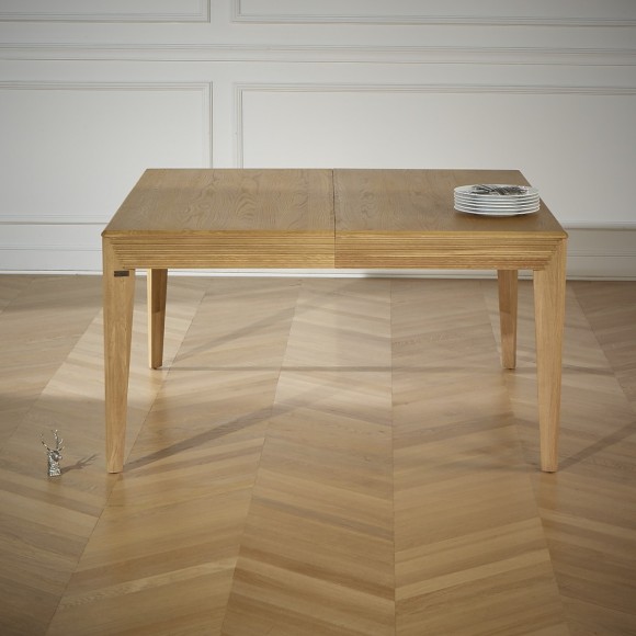 Table de repas design carrée en chêne 8 personnes