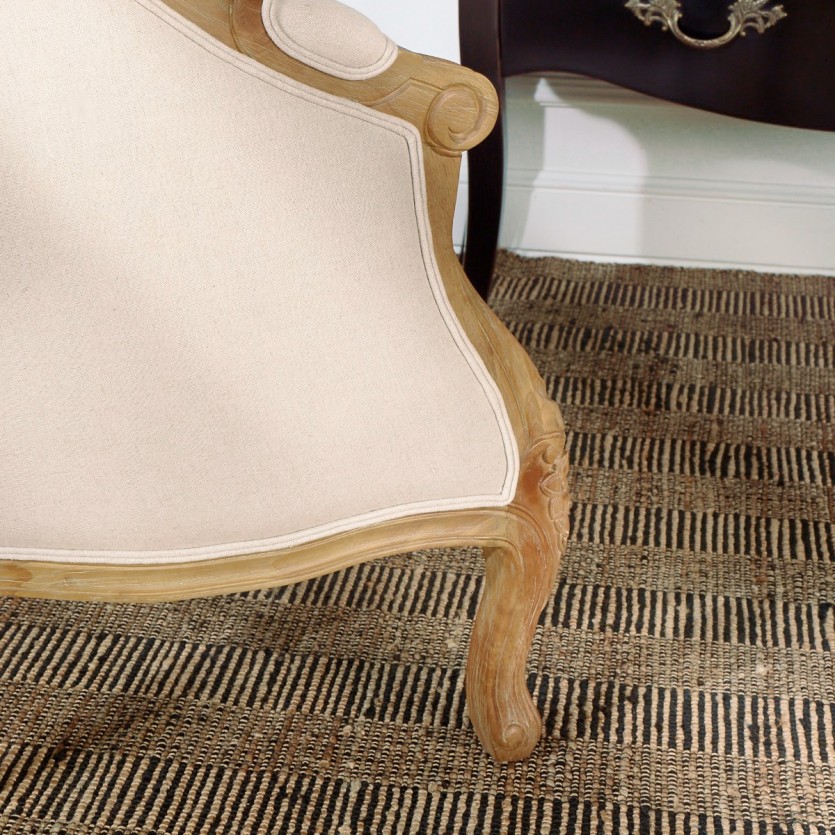 Fauteuil bergère en bois et lin naturel
