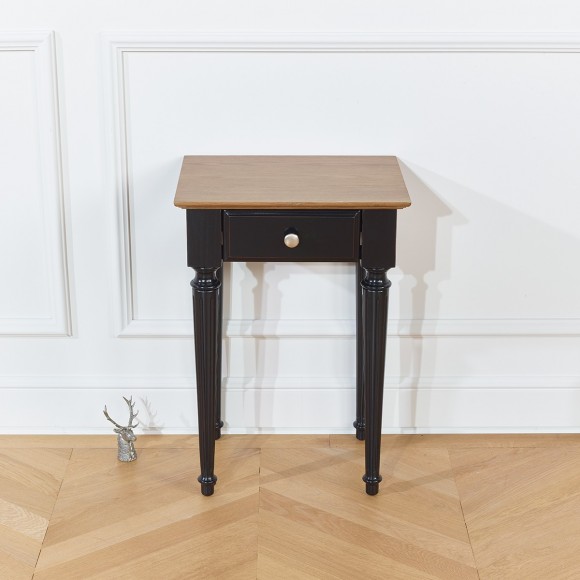DISSAY - Comodino con piano in rovere, gambe scanalate patinate, 1 cassetto