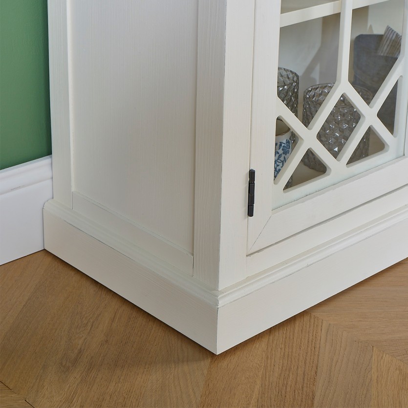 STELLA - Romantischer Vitrinenschrank im Landhausstil aus lackiertem Holz, 4 Türen, 2 Regale